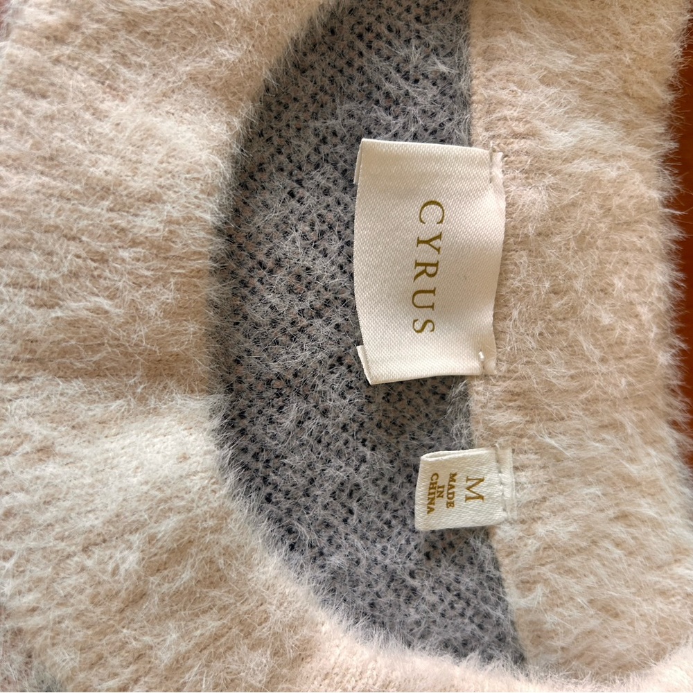 Cyrus plaide cozy fuzzy plaid sweater S/M - Picture 6 of 7